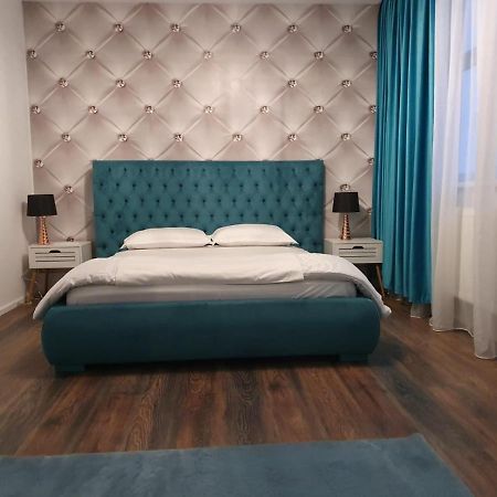 Garsonierre Central Luxury Targu Jiu Exterior photo