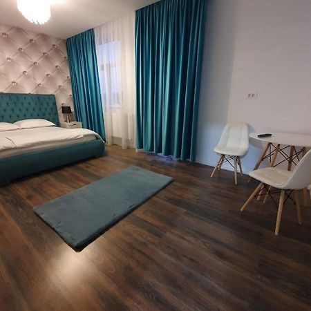 Garsonierre Central Luxury Targu Jiu Exterior photo