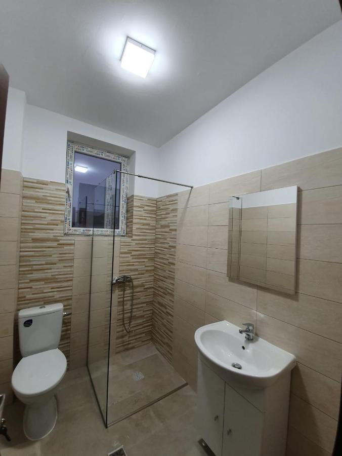Garsonierre Central Luxury Targu Jiu Exterior photo